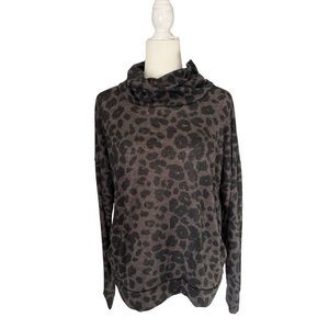 Perfect Peach black and gray leopard print slouch neck pullover - M